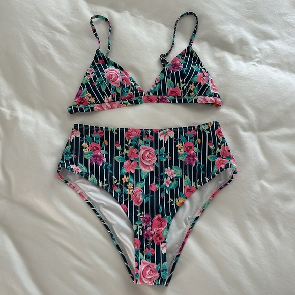 Cupshe Other - Cusphe swimsuit